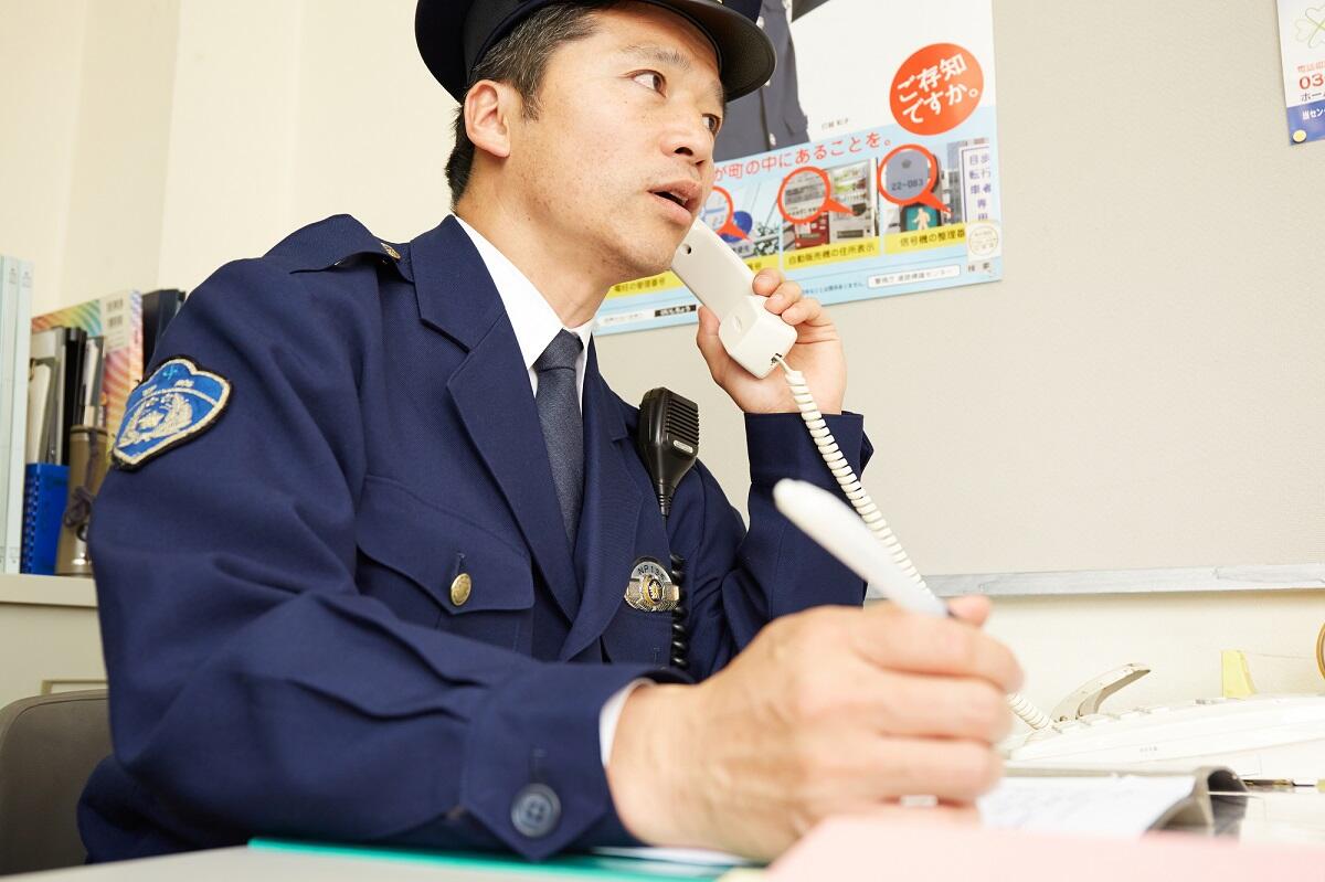 警察へ事故の電話連絡.jpg